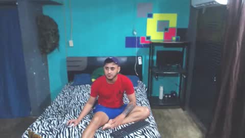 Snapshot of alessandrobooy chatting on 01-17-26, 06:33 alessandro online show from 01-17-26, 06:33