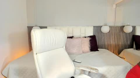 Yy  online show from 04-09-26, 06:24