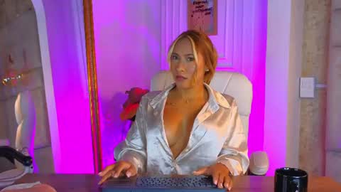 Snapshot of alessialondon chatting on 06-26-26, 10:19 Alessia online show from 06-26-26, 10:19