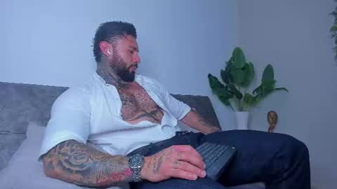 Snapshot of alessrose22 chatting on 06-30-26, 08:32 Aless Rose online show from 06-30-26, 08:32