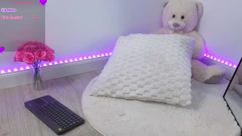 Snapshot of alessyaaa chatting on 03-11-26, 12:11 Ale online show from 03-11-26, 12:11