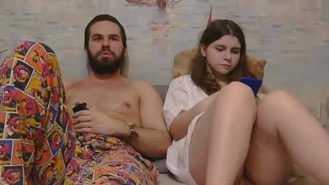 Alex and Sarah online show from 03-18-26, 04:32