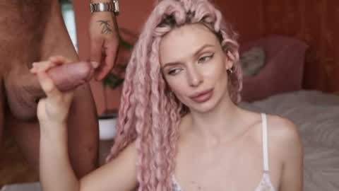 Alexa and Alex  online show from 05-19-26, 07:15