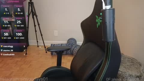 dont be afraid to click social media link its  working  just click on that  online show from 02-22-26, 04:02