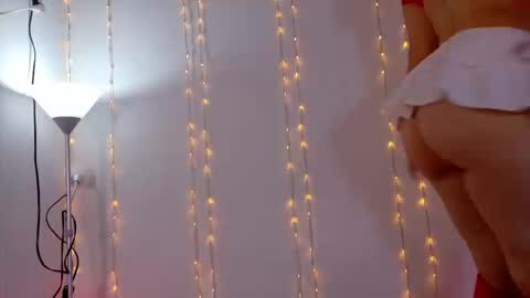 Snapshot of alexaa_blue chatting on 12-23-25, 03:59 ALEXAA online show from 12-23-25, 03:59