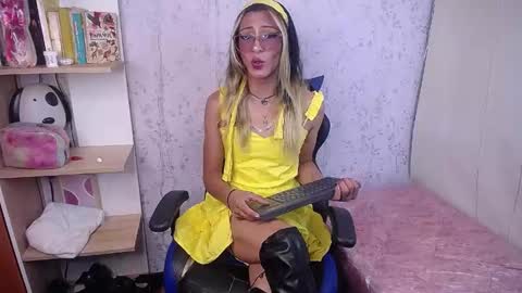 alexaavandercloude online show from 03-24-26, 07:41