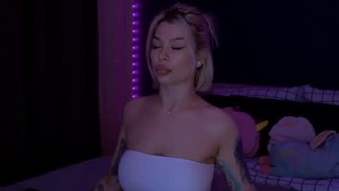 Snapshot of alexamason chatting on 06-30-26, 01:50 Alexa Mason online show from 06-30-26, 01:50