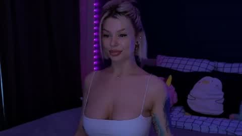 Snapshot of alexamason chatting on 07-14-26, 02:05 Alexa Mason online show from 07-14-26, 02:05