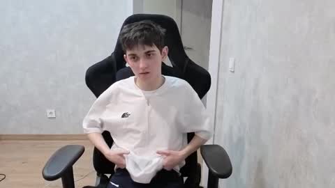 Snapshot of alexander_18_xxl chatting on 04-04-26, 07:11 Alexander online show from 04-04-26, 07:11