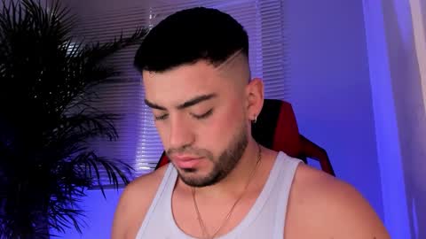 Alexander Diaz online show from 10-20-25, 01:44