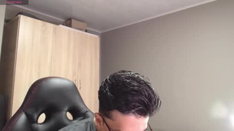 Snapshot of alexander_dimitri chatting on 05-03-26, 03:23 Benji Alex online show from 05-03-26, 03:23