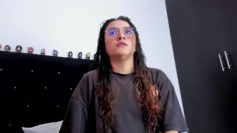 alexandra clauss online show from 03-19-26, 04:33