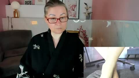 Alexandra online show from 05-19-26, 02:34