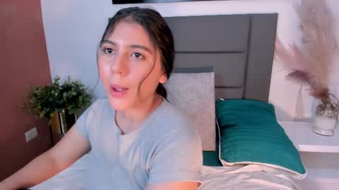 Alexandra Cruz online show from 07-01-26, 06:18