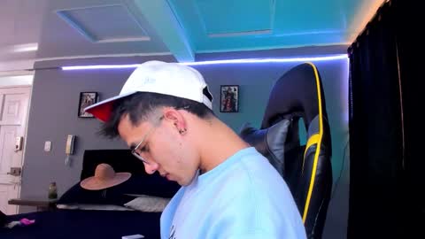 alexgiraldo__ online show from 10-01-25, 04:02