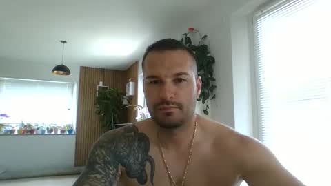 rey ale84 online show from 05-18-26, 10:54