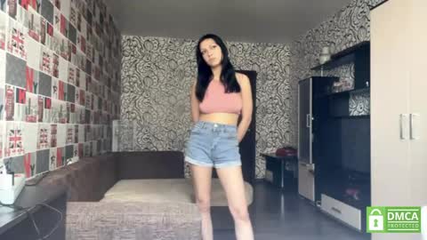 Emila online show from 05-14-26, 08:21