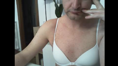 Snapshot of alexja_ganja chatting on 02-15-26, 08:57 Alexia online show from 02-15-26, 08:57