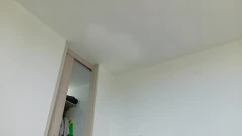 Snapshot of alextwunkk chatting on 05-19-26, 05:52 Alex online show from 05-19-26, 05:52