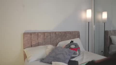     online show from 02-17-26, 05:26