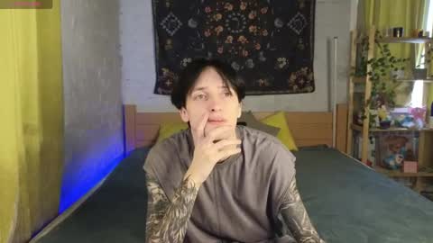 Snapshot of alexxone_ chatting on 03-18-26, 06:16 Alex online show from 03-18-26, 06:16