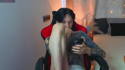 Snapshot of alexxone_ chatting on 04-01-26, 07:53 Alex online show from 04-01-26, 07:53