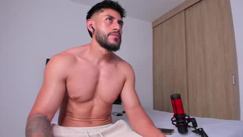 Alex   freelance model  instagram alex b229 online show from 02-16-25, 01:14