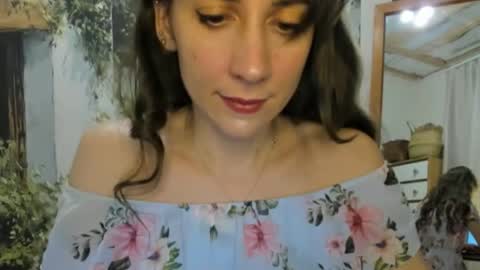 Snapshot of alice_sincere chatting on 06-07-26, 09:07 Alice Love you all online show from 06-07-26, 09:07