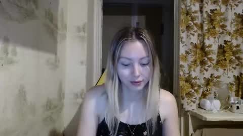 Alice smiles online show from 04-08-26, 01:49