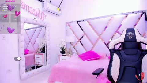 Snapshot of alicee_mature chatting on 06-12-26, 12:26 alicee online show from 06-12-26, 12:26