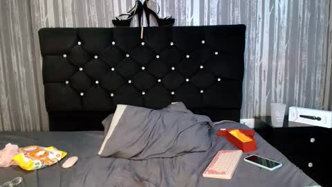 alicee_moonn online show from 12-23-25, 07:39