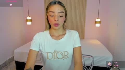 Snapshot of aliceross1 chatting on 06-10-26, 09:03 AliceRoss online show from 06-10-26, 09:03
