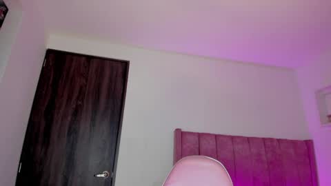A L I C E  T H U N D E R online show from 04-25-26, 02:36