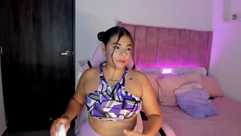 Snapshot of alicethunders chatting on 06-04-26, 02:17 Alice online show from 06-04-26, 02:17