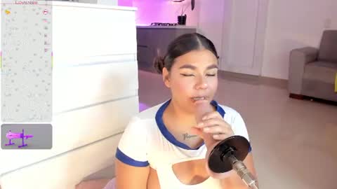 Snapshot of alicethunders chatting on 07-30-26, 03:05 Alice online show from 07-30-26, 03:05