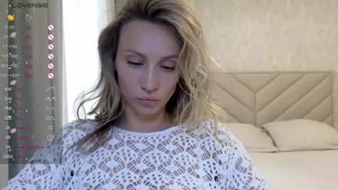Snapshot of alicewonders_ chatting on 06-11-26, 07:17 Alice online show from 06-11-26, 07:17