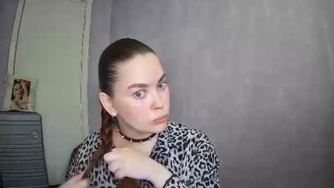 Snapshot of alicexfresh chatting on 06-08-26, 08:37 AlicexFresh online show from 06-08-26, 08:37