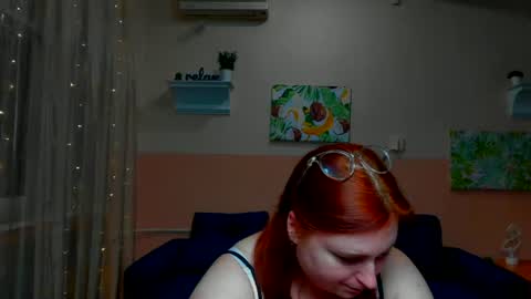 Snapshot of alicia_side_red chatting on 06-29-26, 10:15 Alicia online show from 06-29-26, 10:15