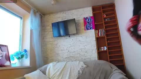 Veronica online show from 06-16-26, 10:18