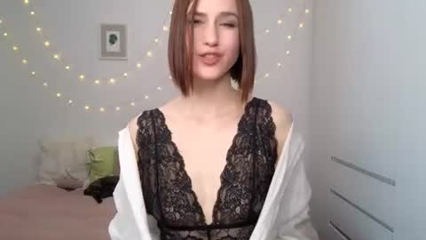 Snapshot of alicianoveli chatting on 06-18-26, 04:33 alicianoveli online show from 06-18-26, 04:33