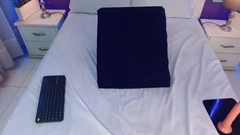 1 online show from 01-15-25, 03:18