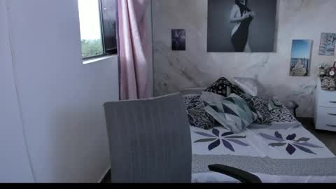 alinabozz1 online show from 04-18-26, 08:42