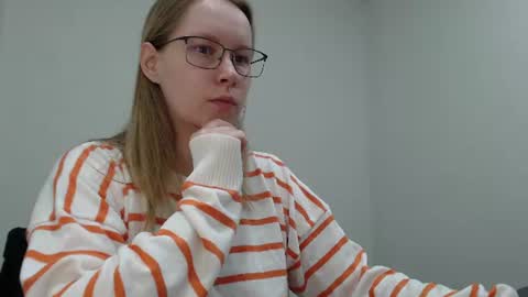 Snapshot of alinasei chatting on 07-09-26, 06:17 alinasei online show from 07-09-26, 06:17