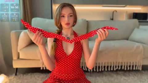 Alisa but you can call me Molli  online show from 07-10-26, 03:03