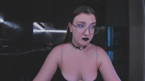 Snapshot of alisaxfox chatting on 06-11-26, 10:13 Alisa online show from 06-11-26, 10:13
