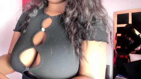 Snapshot of alisharogerrs chatting on 02-07-25, 07:27 Alisha online show from 02-07-25, 07:27