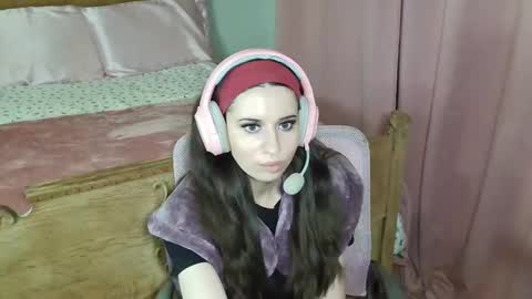 Snapshot of alisonfieldsxo chatting on 02-13-26, 01:23 Alison Fields online show from 02-13-26, 01:23