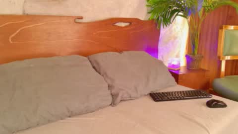 Alison Moon  online show from 03-06-26, 11:01