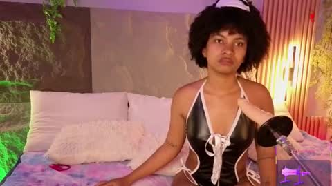 Mia online show from 01-11-26, 08:14