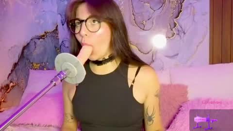 Mia online show from 04-15-26, 08:31